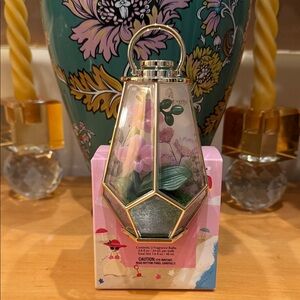 Light up Wallflower & 2 Refills